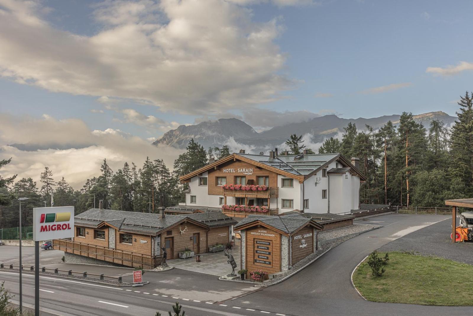 Hotel Sarain Active Mountain Resort Lenz Luaran gambar
